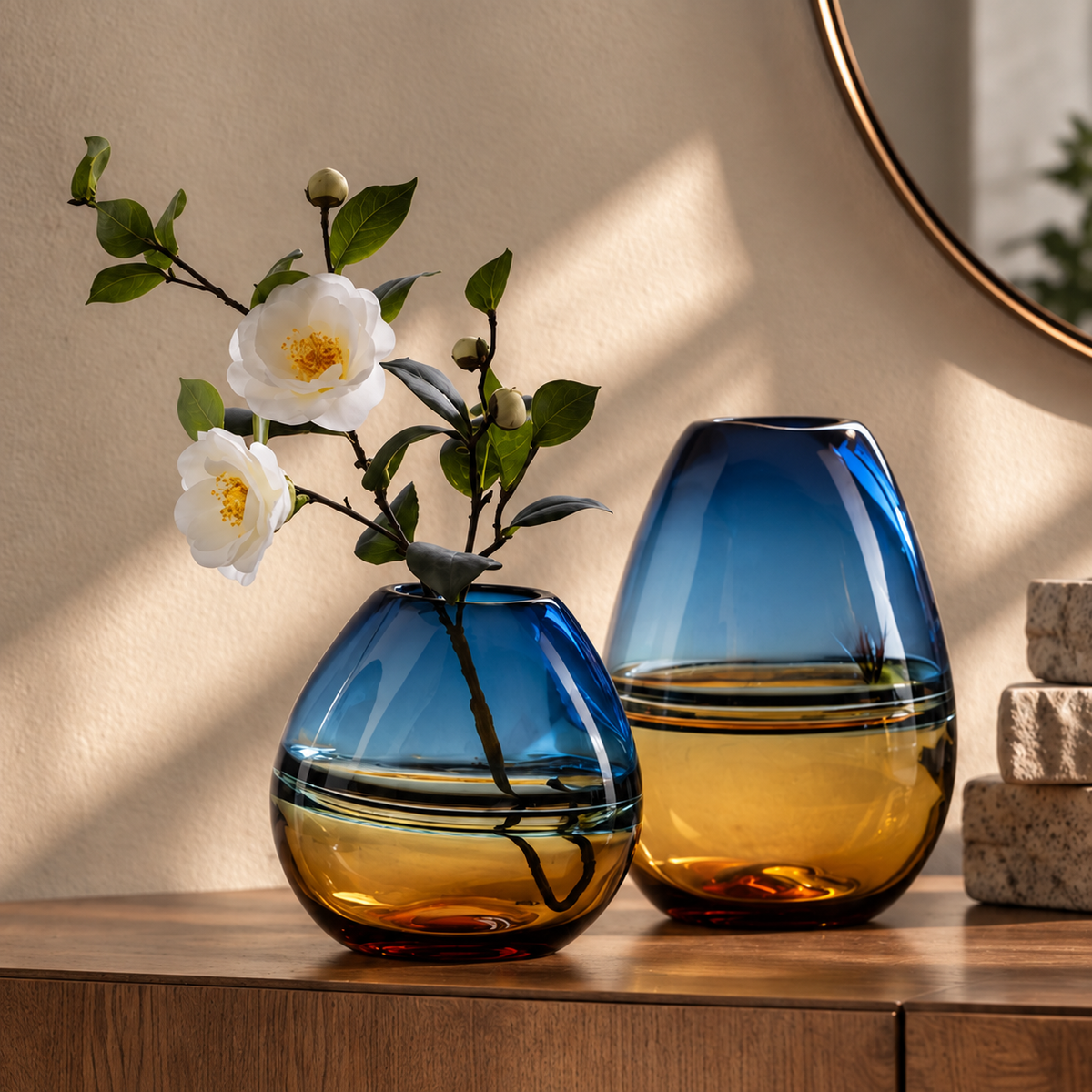 CLAYMORIA® Ombre Glass Accent Vase